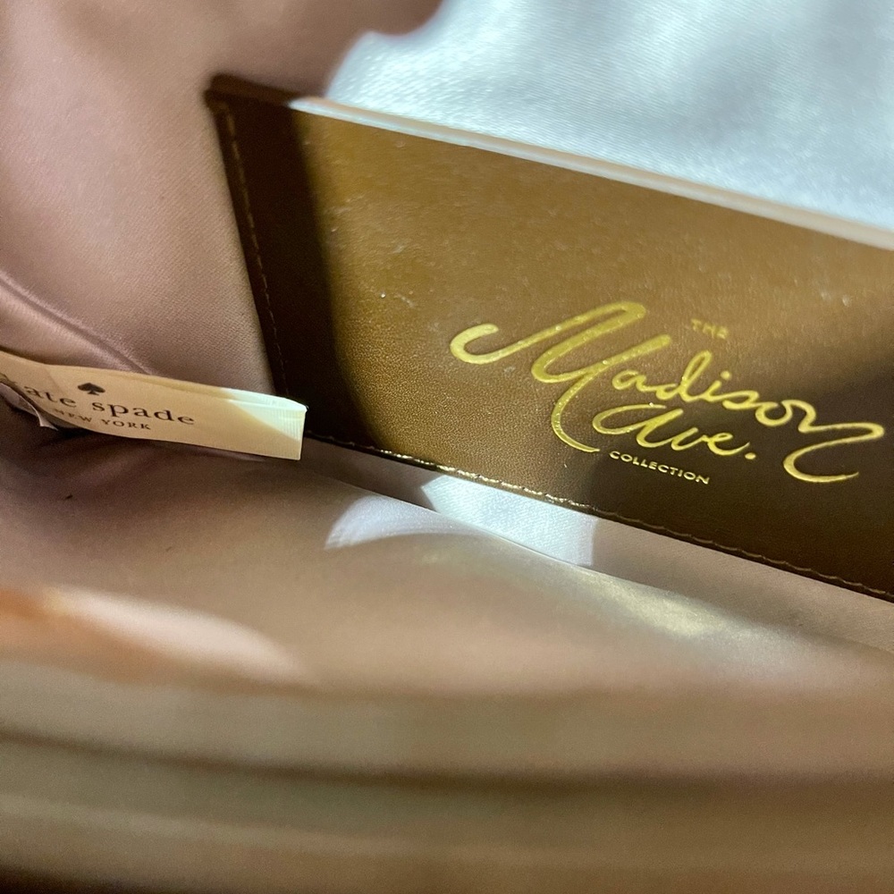 BROWN LEATHER KATE SPADE WRISTLET - Picture 9 of 11